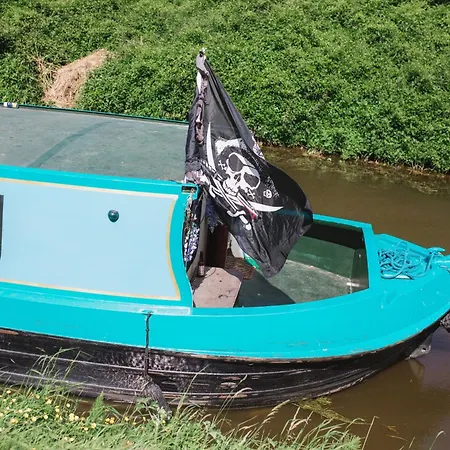 Maud Gonne Boat Blueway Barges Botel *